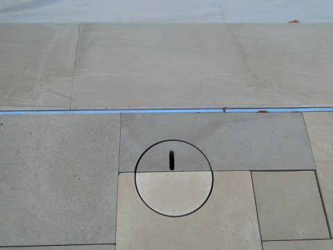 Hidden laminar jet lid