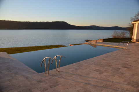 Vanishing edge pool